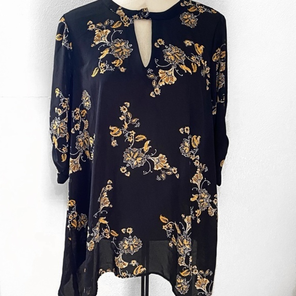 Torrid size 00 floral top blouse